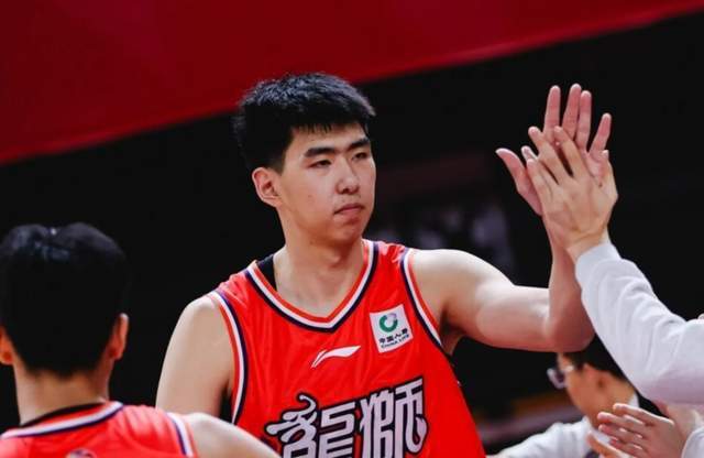 九游官网入口下载-10投狂砍24分14板！广东男篮弃将打成本土第一中锋，感谢杜锋成全